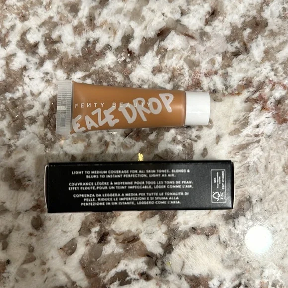 New Fenty Beauty 4 piece makeup set with black cosmetic bag - Picture 9 of 12